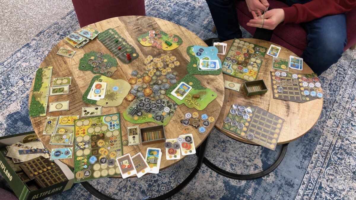 Altiplano on a small table
