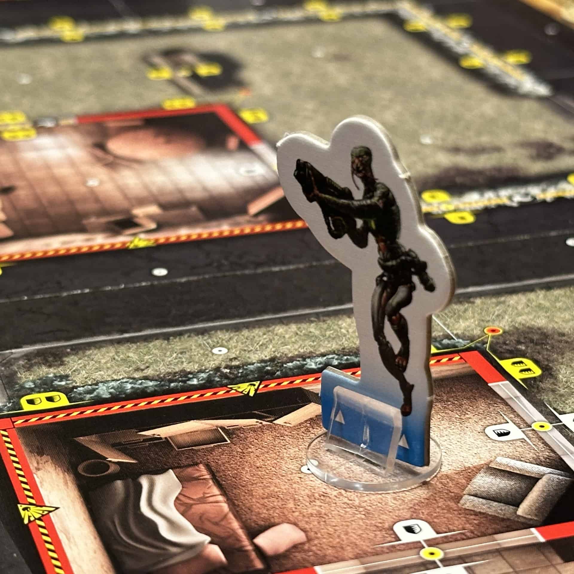 Cardboard standee alien from Invasion: Free State.